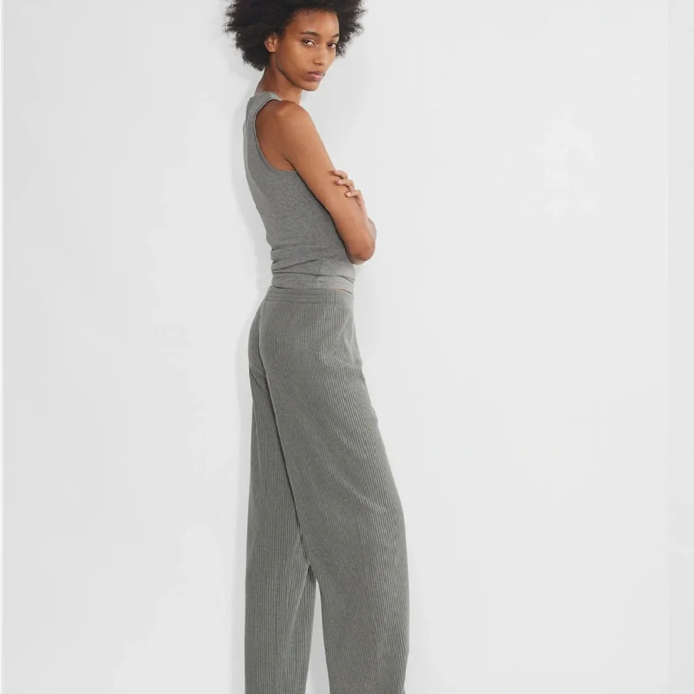 NWT Aritzia The Group Mend Tank - Heather Dark Grey Size M - Picture 2 of 12